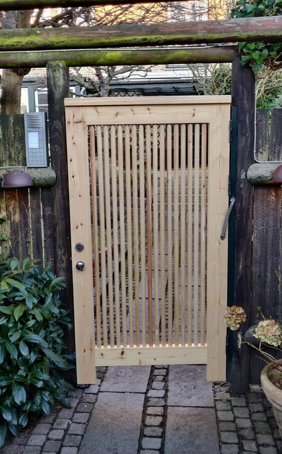 Klassisk havelåge i Gentofte